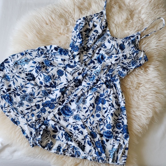 H&M Pants - Blue romper floral pattern with pockets h&m